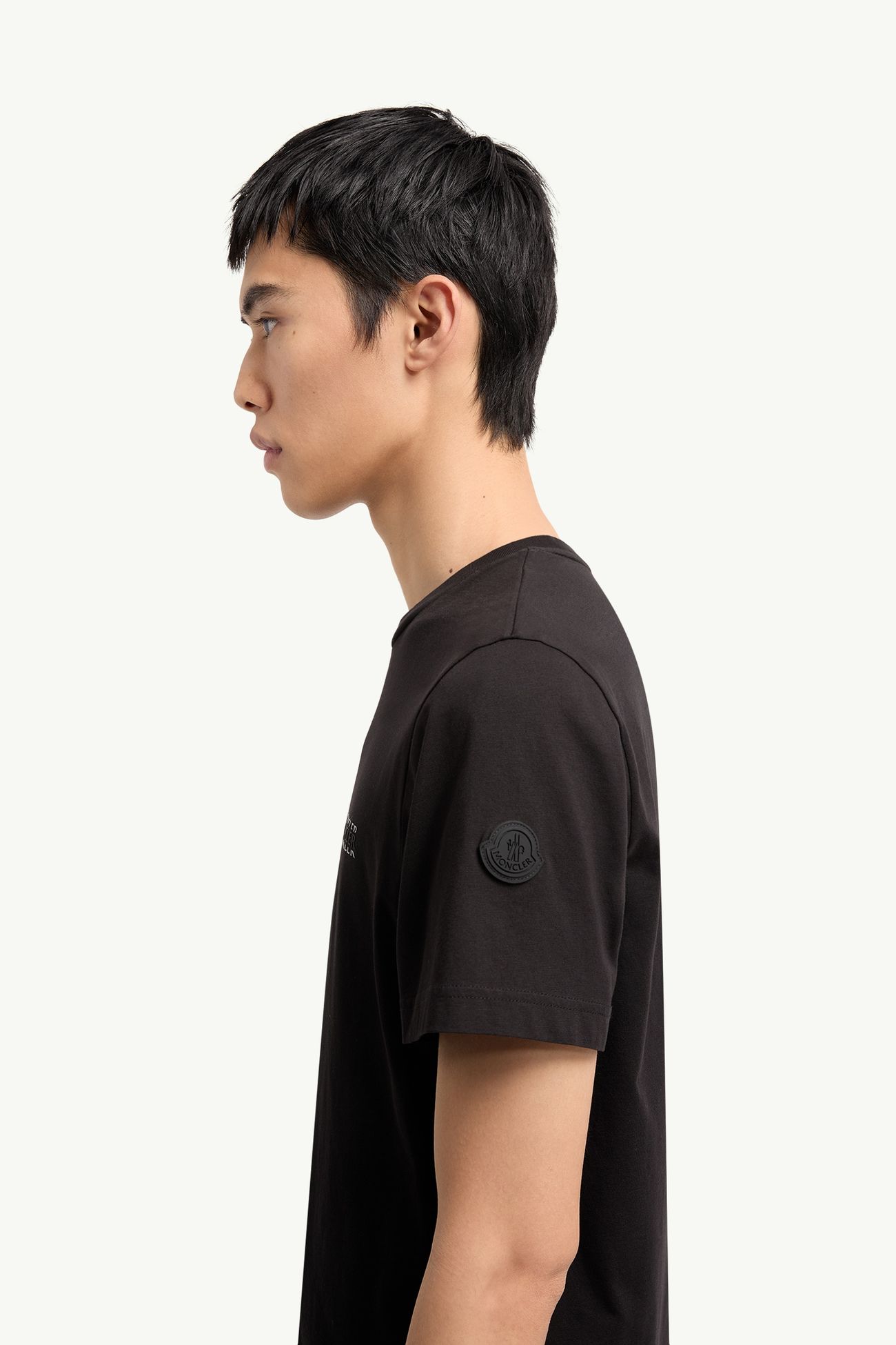 몽클레어 크루넥 티셔츠 레귤러 핏 프린트 로고 블랙 L10918C0000789AYW999