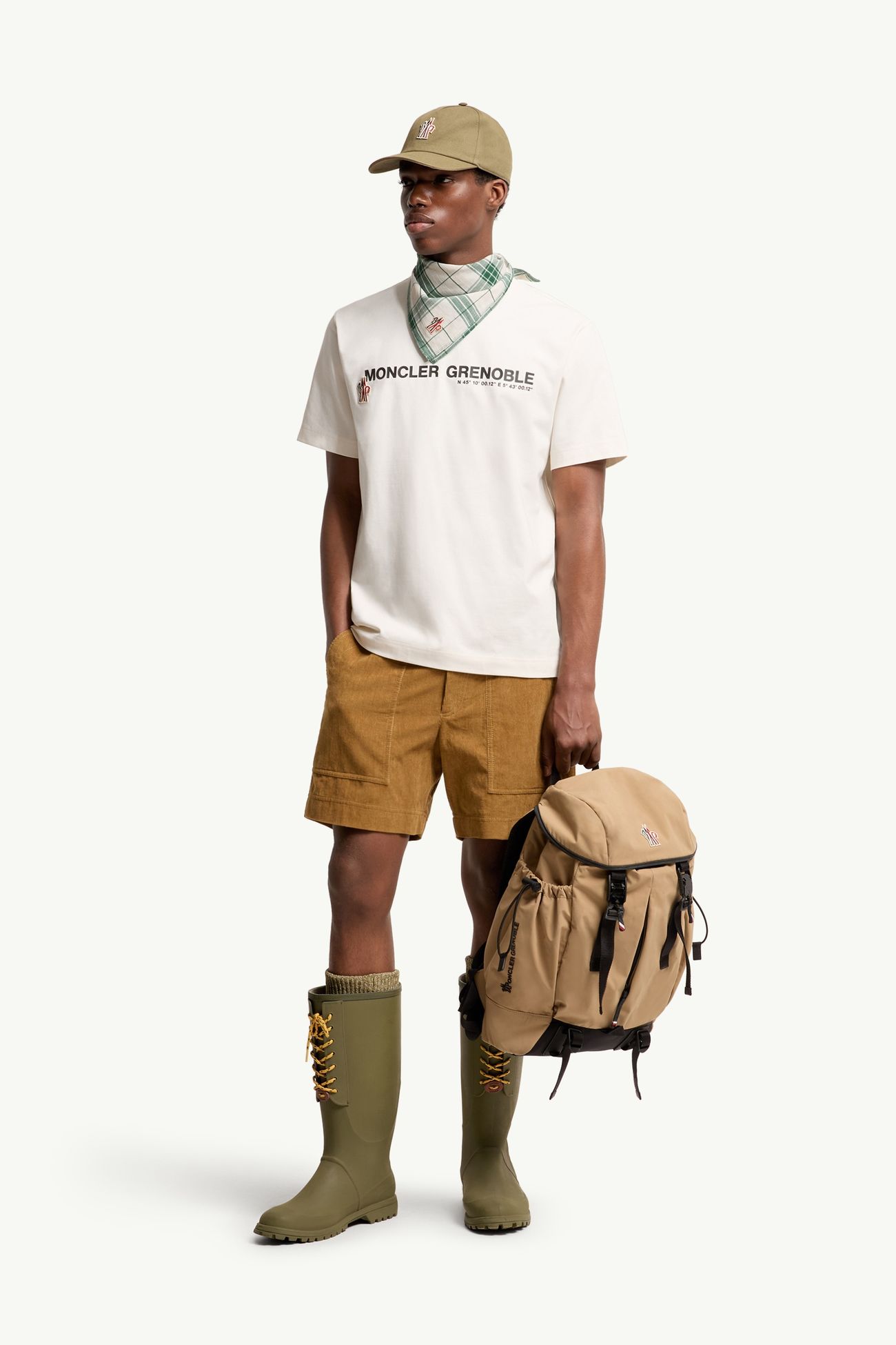 몽클레어 반팔 티셔츠 슬림핏 크루넥 로고 L10978C0001789AW1041